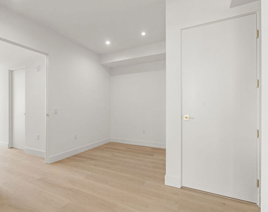 1808 Lincoln Boulevard - Photo Thumbnail 10