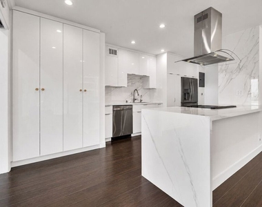 865 Comstock Avenue - Photo Thumbnail 4