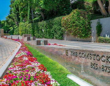 865 Comstock Avenue - Photo Thumbnail 23