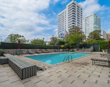 865 Comstock Avenue - Photo Thumbnail 21