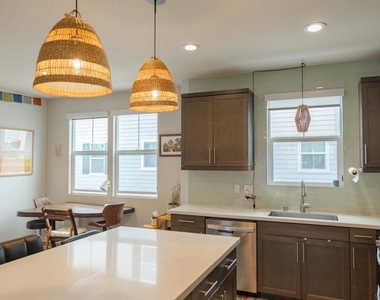 505 Lark Way - Photo Thumbnail 4