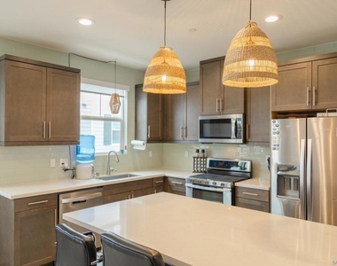 505 Lark Way - Photo Thumbnail 2
