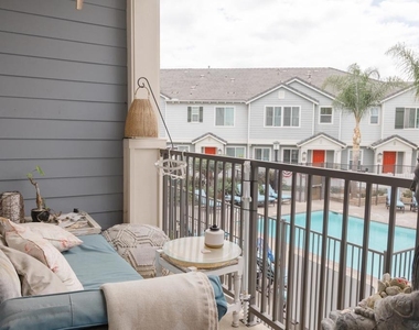 505 Lark Way - Photo Thumbnail 12