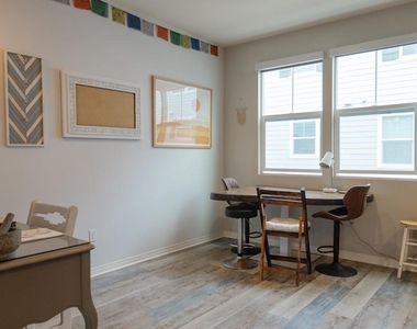505 Lark Way - Photo Thumbnail 5