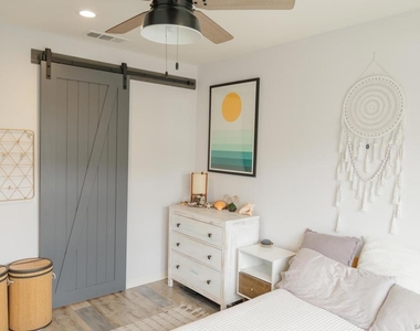 505 Lark Way - Photo Thumbnail 14