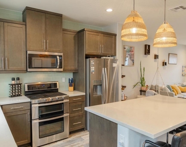 505 Lark Way - Photo Thumbnail 3