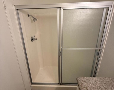 460 Arbor Lane Court - Photo Thumbnail 8