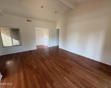 460 Arbor Lane Court - Photo Thumbnail 2