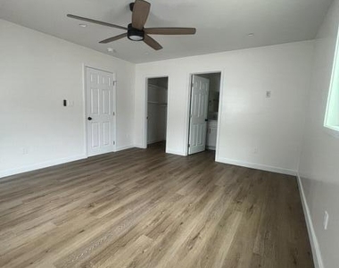 339 Avenue 56 - Photo Thumbnail 9