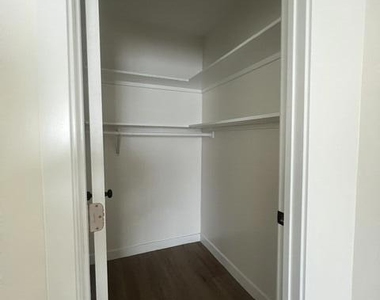 339 Avenue 56 - Photo Thumbnail 7
