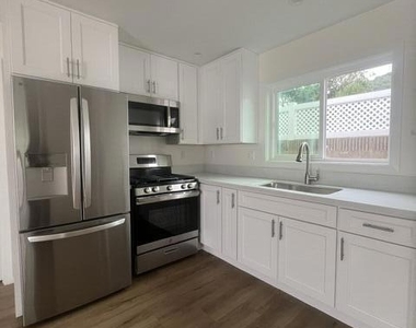 339 Avenue 56 - Photo Thumbnail 3
