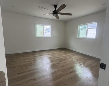 339 Avenue 56 - Photo Thumbnail 8