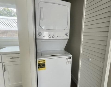 339 Avenue 56 - Photo Thumbnail 5