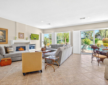 83 N Kavenish Drive - Photo Thumbnail 7