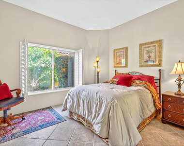 83 N Kavenish Drive - Photo Thumbnail 12