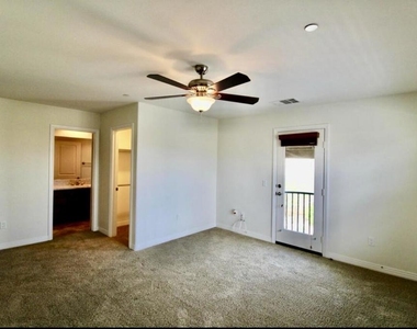 52065 Graythorn Way - Photo Thumbnail 16