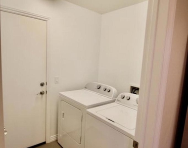 52065 Graythorn Way - Photo Thumbnail 11