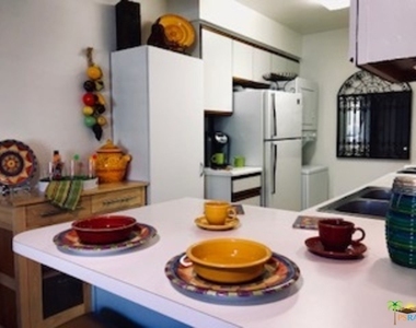 1100 E Amado Road - Photo Thumbnail 6