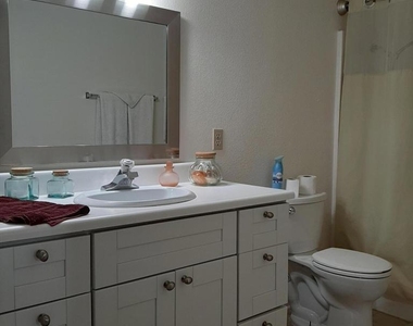 1100 E Amado Road - Photo Thumbnail 16