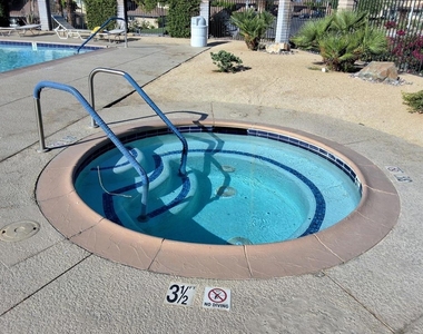 72599 Edgehill Drive - Photo Thumbnail 8
