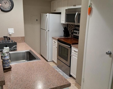 72599 Edgehill Drive - Photo Thumbnail 3