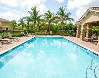 10426 Wellington Parc Drive - Photo Thumbnail 19