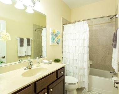 10426 Wellington Parc Drive - Photo Thumbnail 14