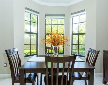 10426 Wellington Parc Drive - Photo Thumbnail 6