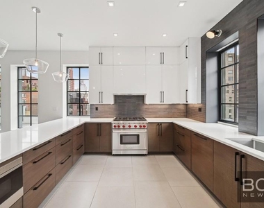 East 80th Street - Photo Thumbnail 16