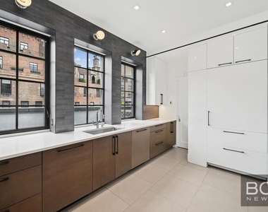 East 80th Street - Photo Thumbnail 14