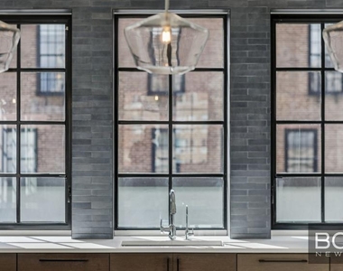 East 80th Street - Photo Thumbnail 12