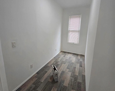 120-15 Jamaica Ave - Photo Thumbnail 10