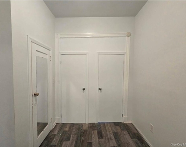 120-15 Jamaica Ave - Photo Thumbnail 11