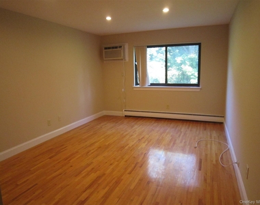 14 Charles Lane - Photo Thumbnail 10