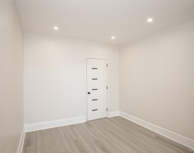 67-17 Myrtle Avenue - Photo Thumbnail 9