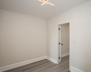 67-17 Myrtle Avenue - Photo Thumbnail 12