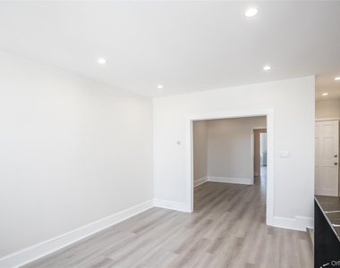 67-17 Myrtle Avenue - Photo Thumbnail 3