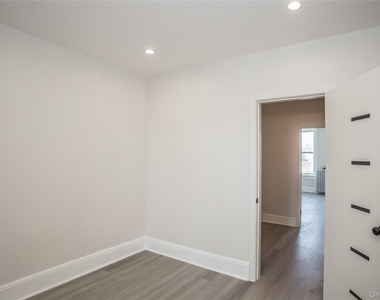67-17 Myrtle Avenue - Photo Thumbnail 10