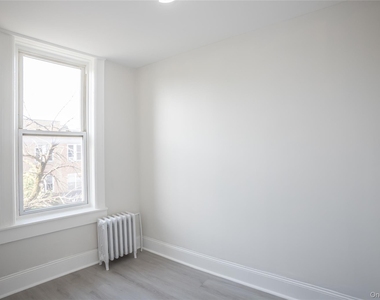 67-17 Myrtle Avenue - Photo Thumbnail 15
