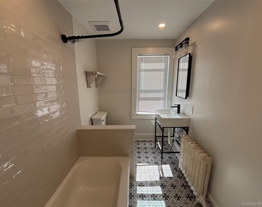 23 Perry Avenue - Photo Thumbnail 31