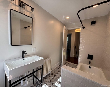 23 Perry Avenue - Photo Thumbnail 32