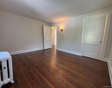 23 Perry Avenue - Photo Thumbnail 35