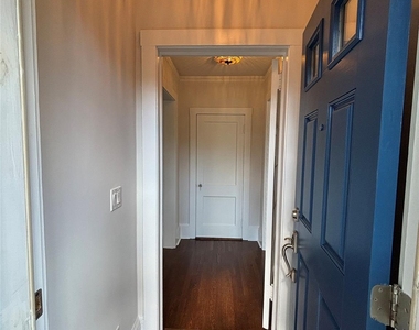 23 Perry Avenue - Photo Thumbnail 2