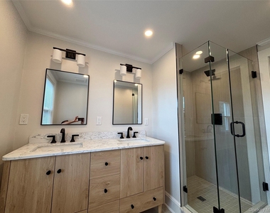 23 Perry Avenue - Photo Thumbnail 24