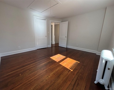 23 Perry Avenue - Photo Thumbnail 29