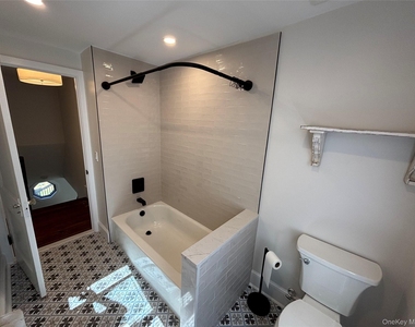 23 Perry Avenue - Photo Thumbnail 33