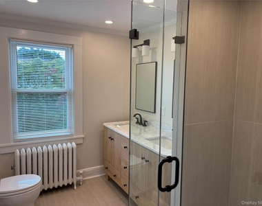 23 Perry Avenue - Photo Thumbnail 37