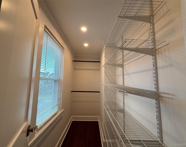 23 Perry Avenue - Photo Thumbnail 26