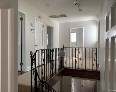 18 Chestnut Avenue - Photo Thumbnail 8