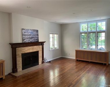 18 Chestnut Avenue - Photo Thumbnail 3